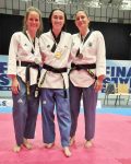 Bild: ÖM 2025 Taekwondo Poomsae, U40, Carmina Presinszky, Anna Thoma, Medaillen