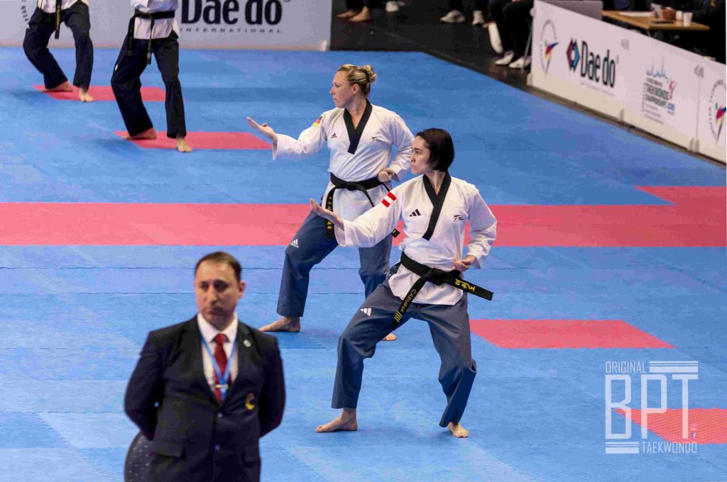 Bild: Poomsae-EM 2025, Tallinn - Recognized Poomsae U40 female, R16, GER - AUT © BPT